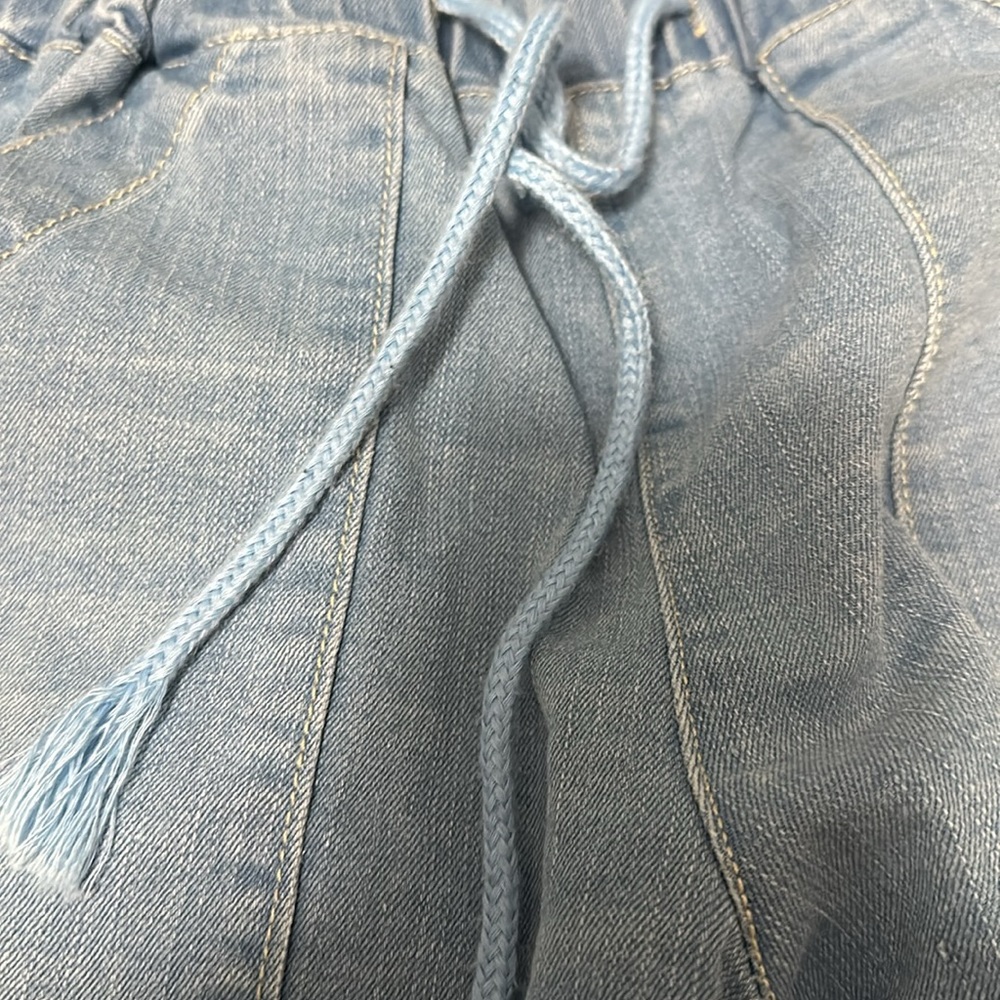 Jeans - Picture 9 of 9